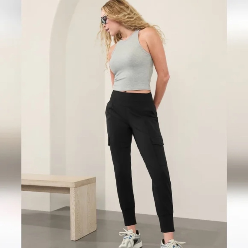 Athleta Black Cargo Joggers in XS - Picture 3 of 6